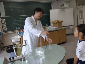 理科実験クラブの活動風景